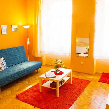Lidicka Apartment Прага Екстериор снимка