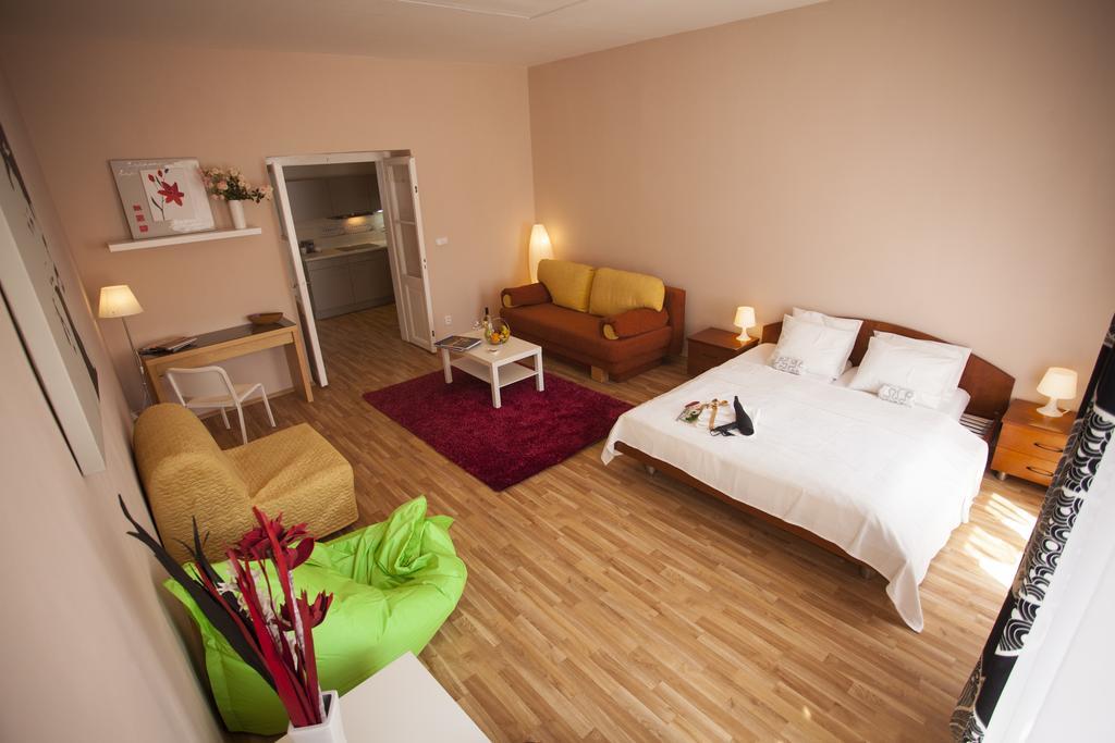 Lidicka Apartment Прага Екстериор снимка