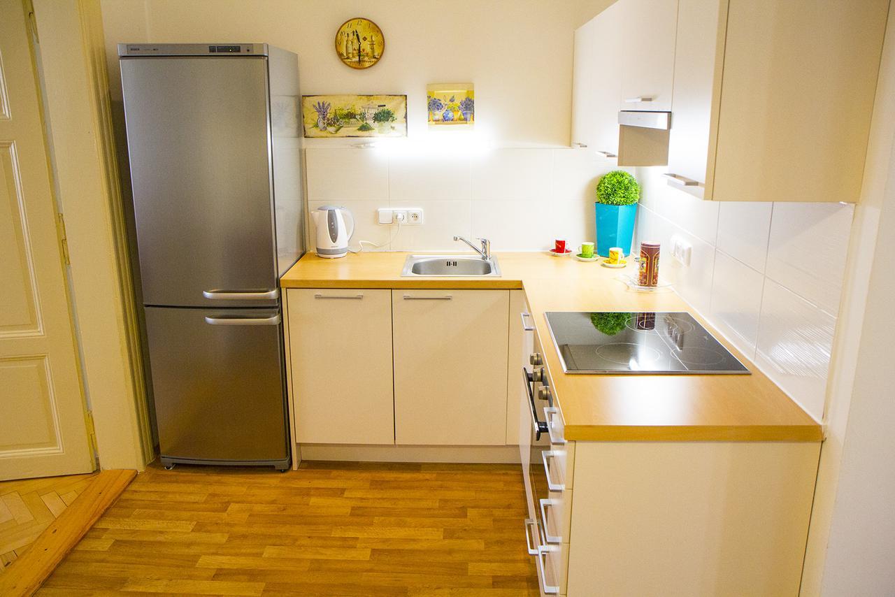 Lidicka Apartment Прага Екстериор снимка