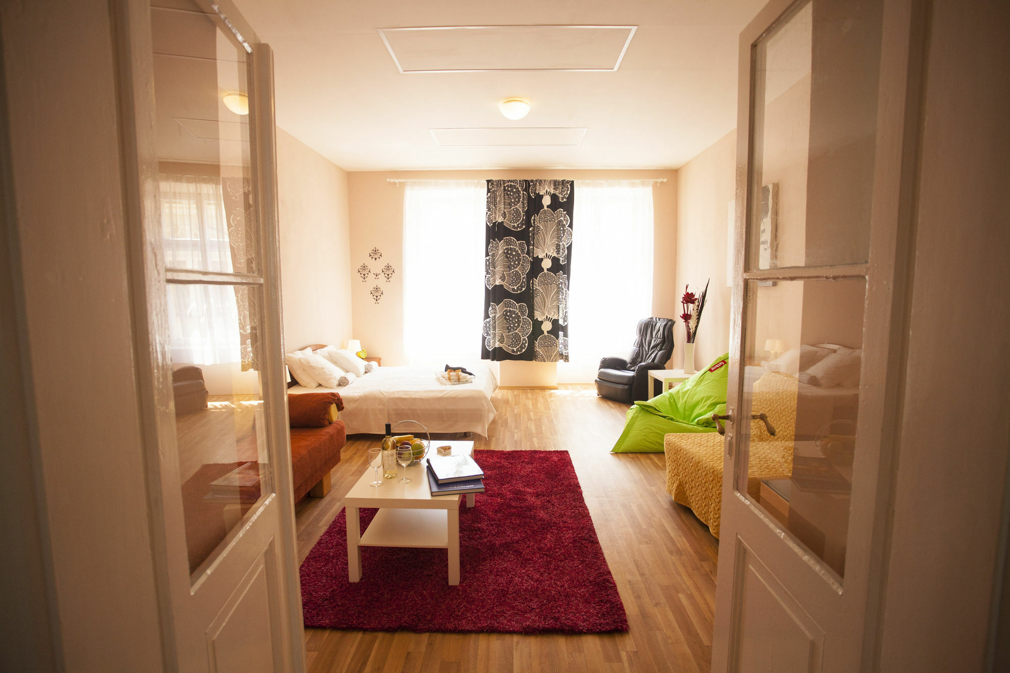 Lidicka Apartment Прага Екстериор снимка